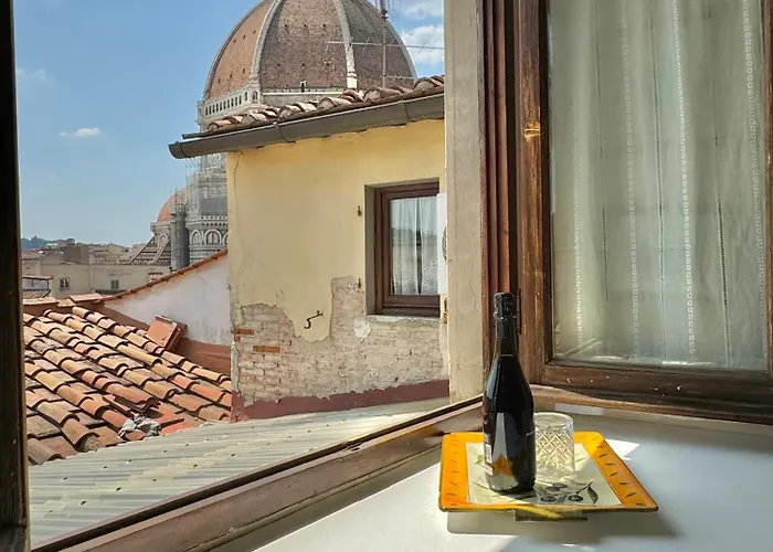 Historic With Duomo View Daire