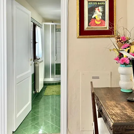 Historic With Duomo View Apartment *
